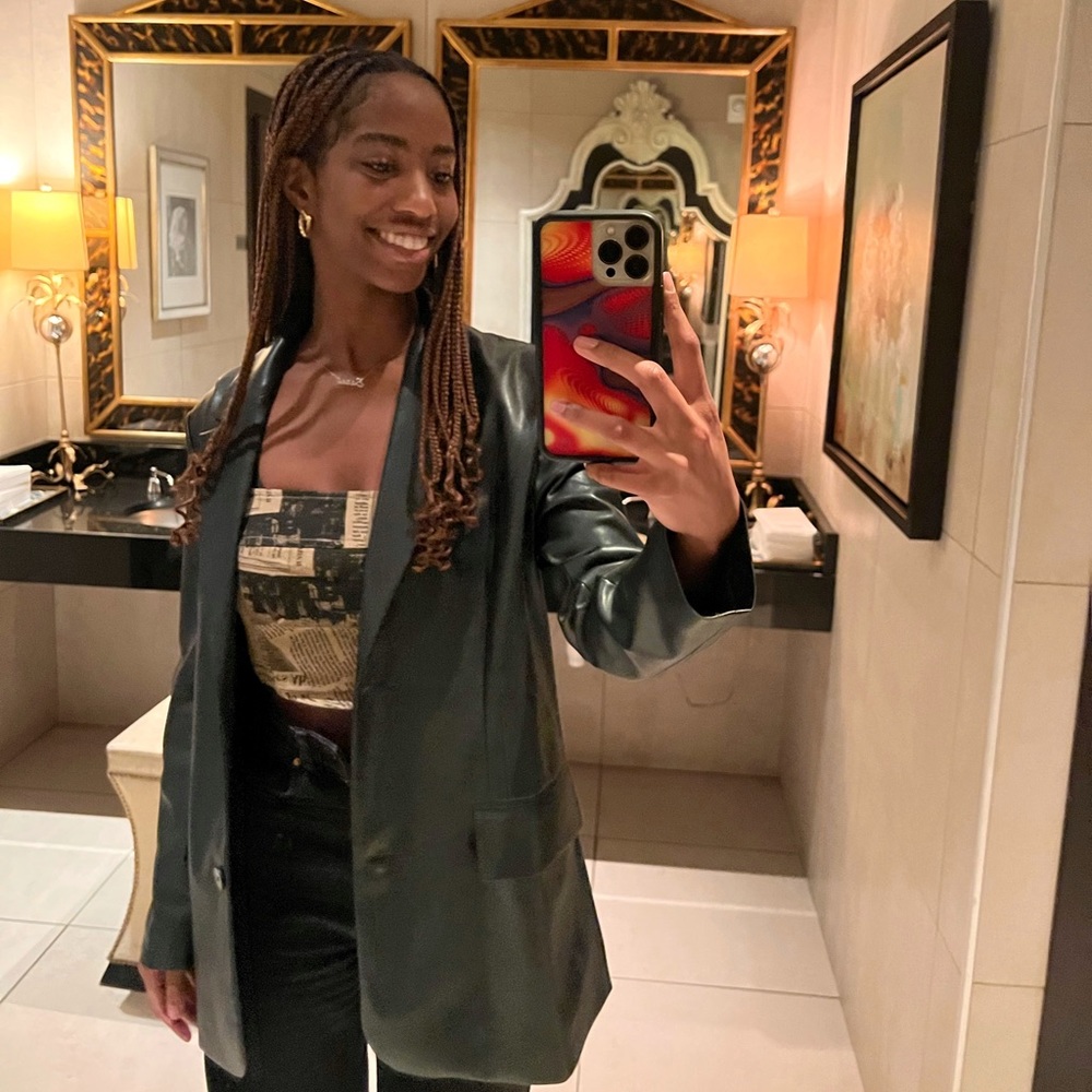 Meet your Posher, Sarai